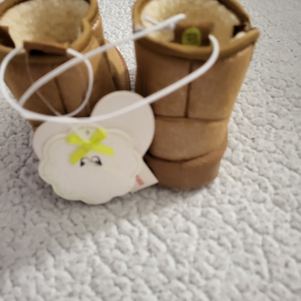 Cozy Tan Kids Boots 5T - Picture 3 of 4